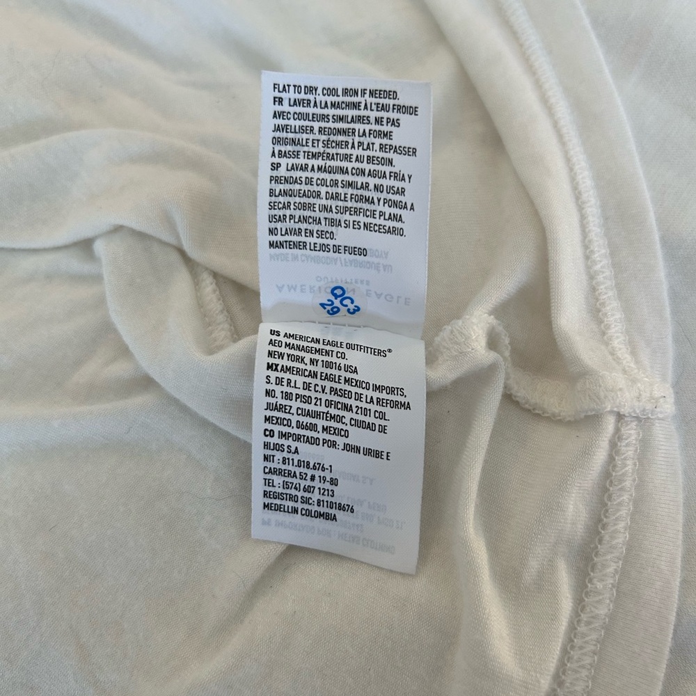 American Eagle Outfitters Soft & Sexy Cream V-Neck Tee - Picture 7 of 10